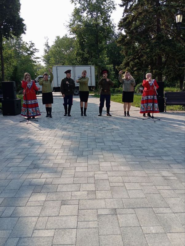 В рамках празднования Дня России в Антраците прошли праздничные концертные программы В рамках празднования Дня России в Антраците прошли праздничные концертные программы