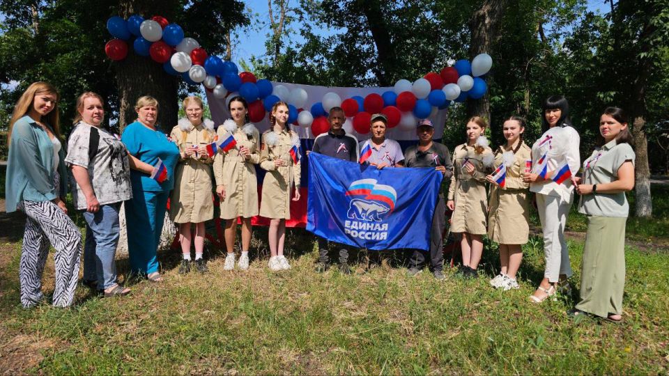 День России – праздник, объединяющий сердца! День России – праздник, объединяющий сердца!