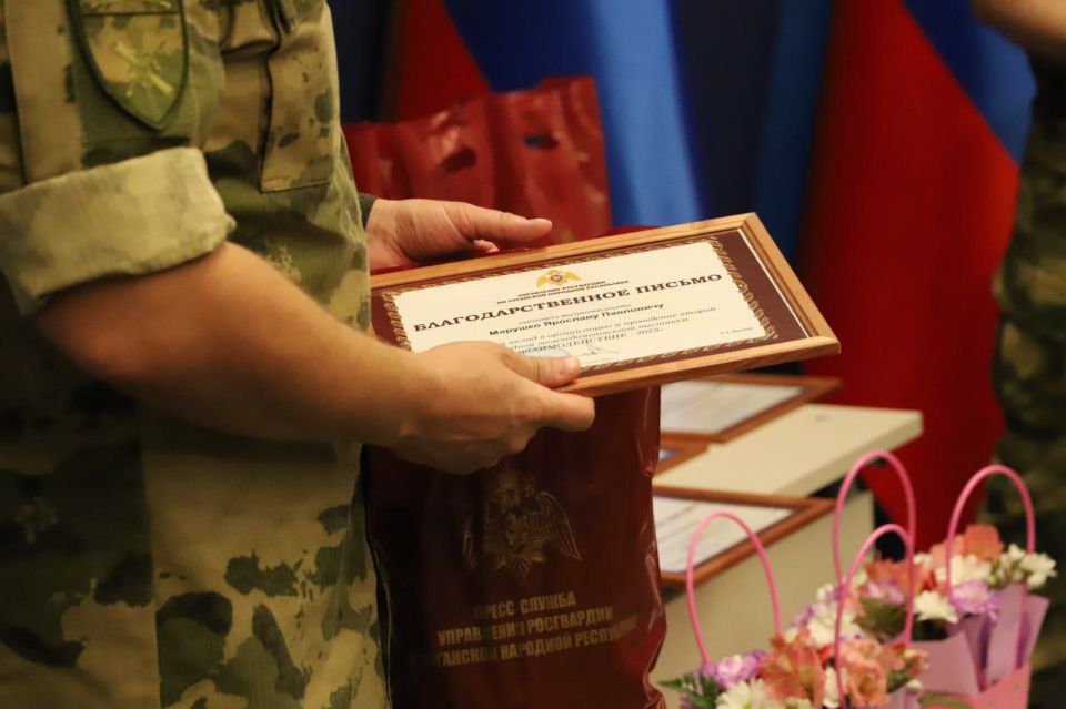 Сотрудники пресс-службы регионального МВД стали участниками организованной коллегами из Управления Росгвардии выставки фоторабот «Взаимодействие-2025» Сотрудники пресс-службы регионального МВД стали участниками организованной коллегами из Управления Росгвардии выставки фоторабот «Взаимодействие-2025»