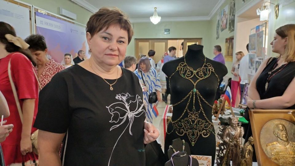 Сегодня первый заместитель Главы городского округа город Ровеньки Татьяна Хрипачева вместе с сотрудниками Администрации городского округа город Ровеньки, Республиканского центра социальной защиты населения в г. Ровеньки... Сегодня первый заместитель Главы городского округа город Ровеньки Татьяна Хрипачева вместе с сотрудниками Администрации городского округа город Ровеньки, Республиканского центра социальной защиты населения в г. Ровеньки...