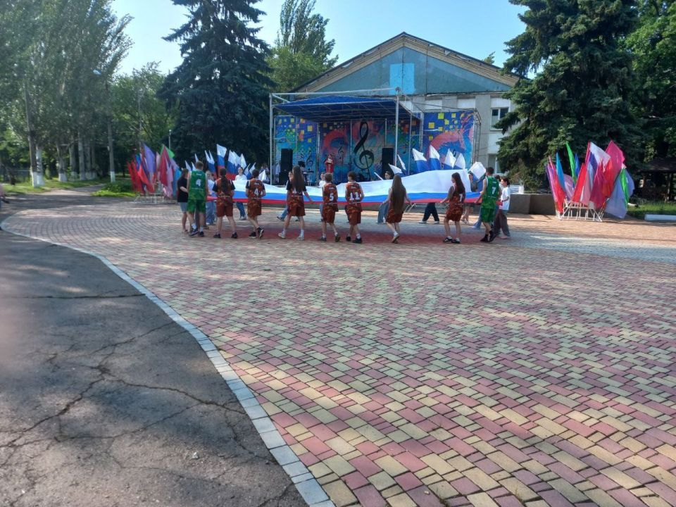 12 июня наша страна празднует важный государственный праздник – День России 12 июня наша страна празднует важный государственный праздник – День России