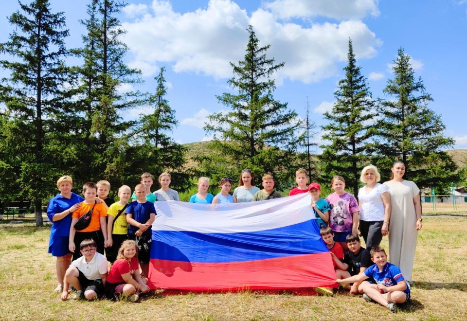 12 июня отмечается важный государственный праздник - День России, ознаменовавший начало новейшей истории государства Российская Федерация 12 июня отмечается важный государственный праздник - День России, ознаменовавший начало новейшей истории государства Российская Федерация