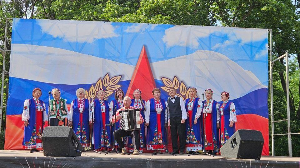 Фестиваль «С Россией – навсегда!» прошел в городском парке Фестиваль «С Россией – навсегда!» прошел в городском парке