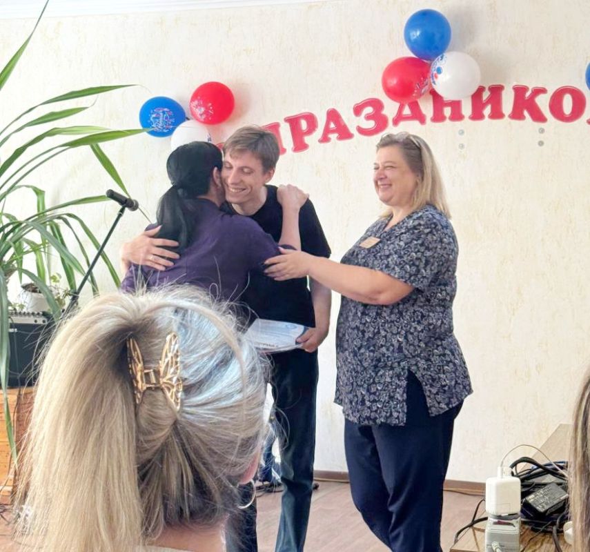 В Луганской городской больнице №1 прошел праздничный концерт В Луганской городской больнице №1 прошел праздничный концерт