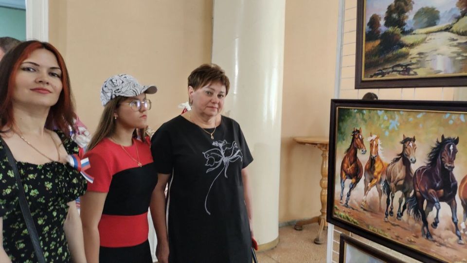 Сегодня первый заместитель Главы городского округа город Ровеньки Татьяна Хрипачева вместе с сотрудниками Администрации городского округа город Ровеньки, Республиканского центра социальной защиты населения в г. Ровеньки... Сегодня первый заместитель Главы городского округа город Ровеньки Татьяна Хрипачева вместе с сотрудниками Администрации городского округа город Ровеньки, Республиканского центра социальной защиты населения в г. Ровеньки...