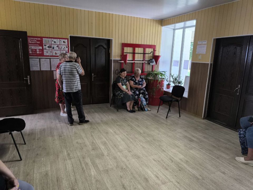 В селе Рафайловка специалисты ГБУ ЛНР "МФЦ" города Антрацита и Антрацитовского района провели выездной приём граждан В селе Рафайловка специалисты ГБУ ЛНР "МФЦ" города Антрацита и Антрацитовского района провели выездной приём граждан