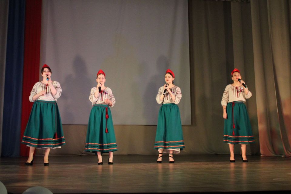 В Троицком муниципалитете с большим успехом прошел праздничный концерт «Праздник великой державы», посвященный Дню России, собравший жителей и гостей округа В Троицком муниципалитете с большим успехом прошел праздничный концерт «Праздник великой державы», посвященный Дню России, собравший жителей и гостей округа