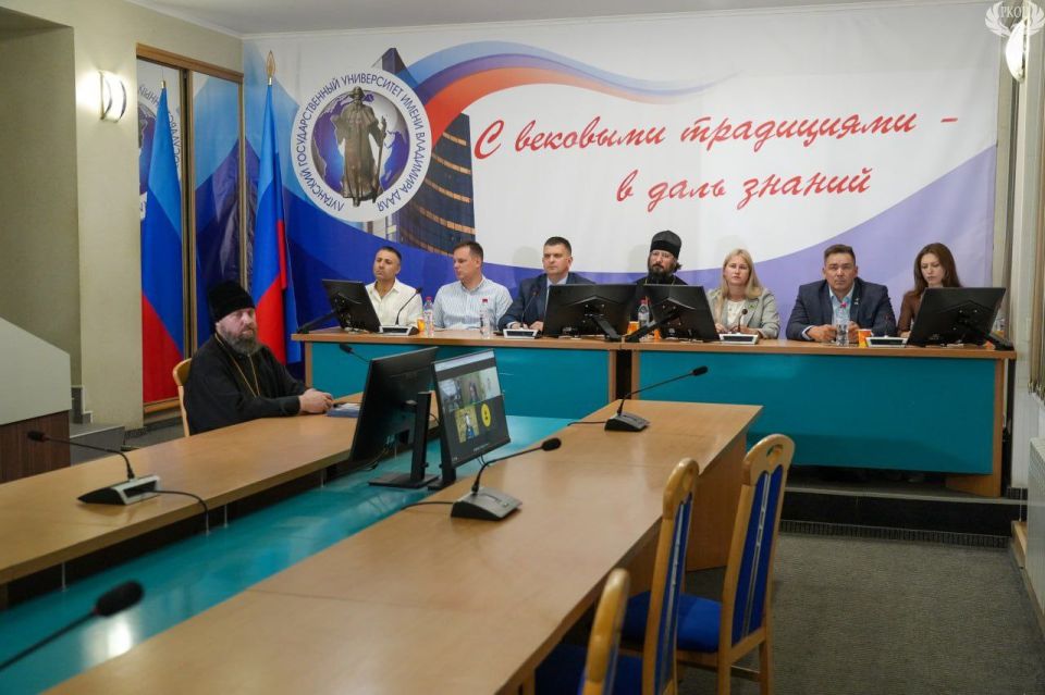 Олег Коваль: 11 июня был модератором международного Форума, посвященного актуальным вопросам, связанным с положением Православной церкви на Украине Олег Коваль: 11 июня был модератором международного Форума, посвященного актуальным вопросам, связанным с положением Православной церкви на Украине