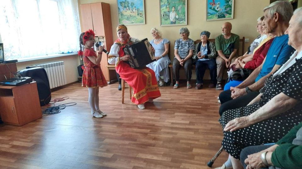 Душевно, эмоционально, на одном дыхании прошел 11 июня в Пункте временного размещения концерт, приуроченный Дню России Душевно, эмоционально, на одном дыхании прошел 11 июня в Пункте временного размещения концерт, приуроченный Дню России