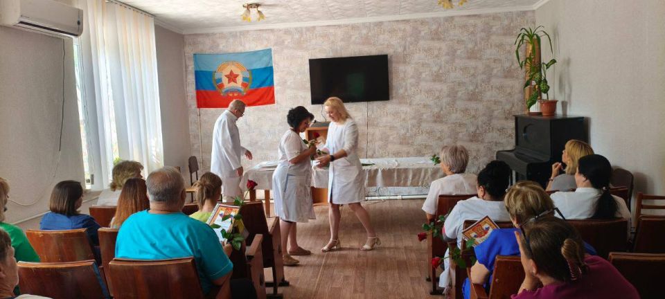В преддверии Дня медицинского работника в Луганской городской многопрофильной больнице № 15 состоялось торжественное собрание В преддверии Дня медицинского работника в Луганской городской многопрофильной больнице № 15 состоялось торжественное собрание