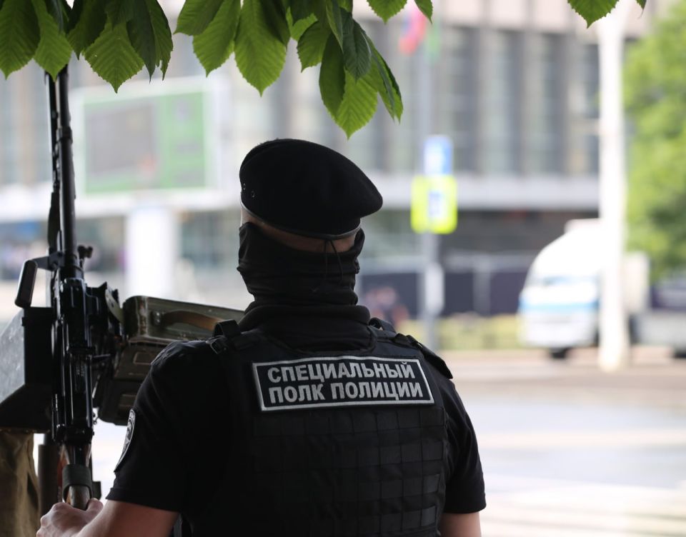 Более 450 стражей правопорядка в ЛНР обеспечили безопасность граждан в ходе празднования Дня России Более 450 стражей правопорядка в ЛНР обеспечили безопасность граждан в ходе празднования Дня России