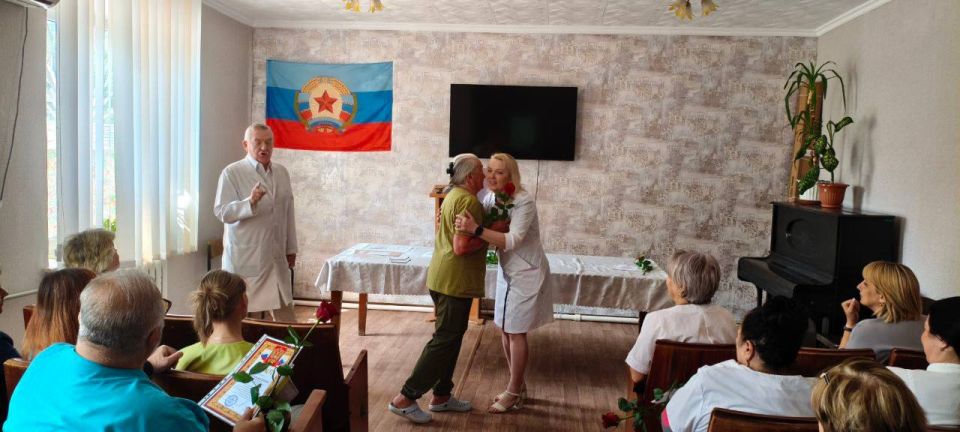 В преддверии Дня медицинского работника в Луганской городской многопрофильной больнице № 15 состоялось торжественное собрание В преддверии Дня медицинского работника в Луганской городской многопрофильной больнице № 15 состоялось торжественное собрание
