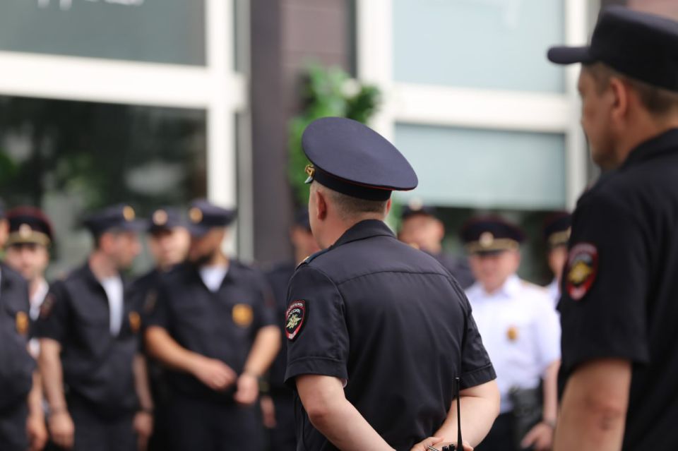Более 450 стражей правопорядка в ЛНР обеспечили безопасность граждан в ходе празднования Дня России Более 450 стражей правопорядка в ЛНР обеспечили безопасность граждан в ходе празднования Дня России