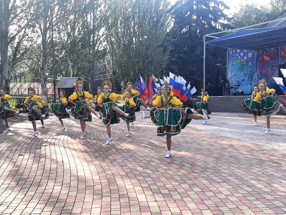 Вчера в Парке культуры и отдыха имени Героев состоялась концертная программа, посвященная Дню России Вчера в Парке культуры и отдыха имени Героев состоялась концертная программа, посвященная Дню России