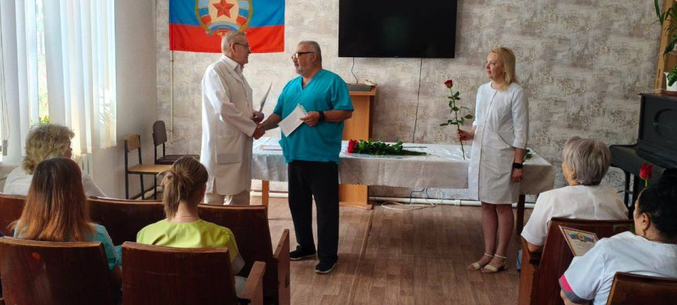 В преддверии Дня медицинского работника в Луганской городской многопрофильной больнице № 15 состоялось торжественное собрание В преддверии Дня медицинского работника в Луганской городской многопрофильной больнице № 15 состоялось торжественное собрание