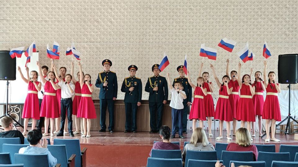 Василий Леонов поздравил медработников Луганска с наступающим профессиональным праздником Василий Леонов поздравил медработников Луганска с наступающим профессиональным праздником