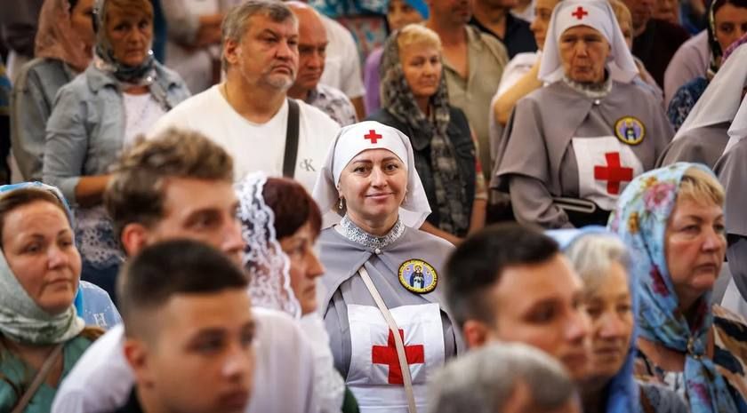 Более 200 священнослужителей и восемь архиереев собрали в Луганске торжества в честь 120-летия явления Пресвятой Богородицы старцу Филиппу (Горбенко) Более 200 священнослужителей и восемь архиереев собрали в Луганске торжества в честь 120-летия явления Пресвятой Богородицы старцу Филиппу (Горбенко)