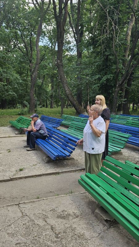 В парке культуры на летней эстраде выступил со своим сольным концертом Александр Немсицверидзе, вокалист Дворца культуры имени Горького В парке культуры на летней эстраде выступил со своим сольным концертом Александр Немсицверидзе, вокалист Дворца культуры имени Горького