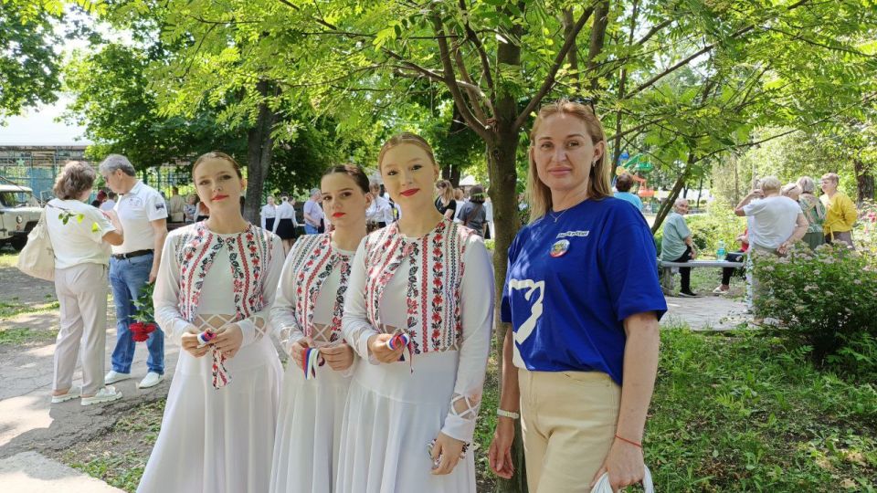 Свердловские единороссы отметили День России Свердловские единороссы отметили День России