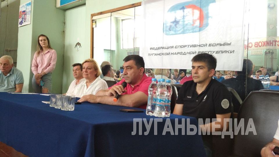 Юные спортсмены ЛНР встретились с именитыми атлетами Юные спортсмены ЛНР встретились с именитыми атлетами