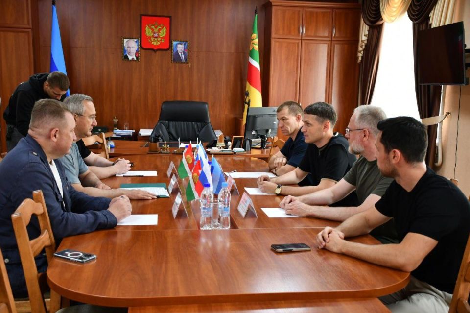 ЛНР с рабочим визитом посетила делегация Калужской области ЛНР с рабочим визитом посетила делегация Калужской области