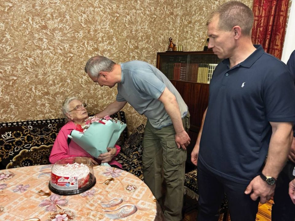 Сергей Колягин: Продолжился визит Владислава Шапши в наш городской округ посещением объектов, восстанавливаемых силами подрядных организаций из Калужской области Сергей Колягин: Продолжился визит Владислава Шапши в наш городской округ посещением объектов, восстанавливаемых силами подрядных организаций из Калужской области