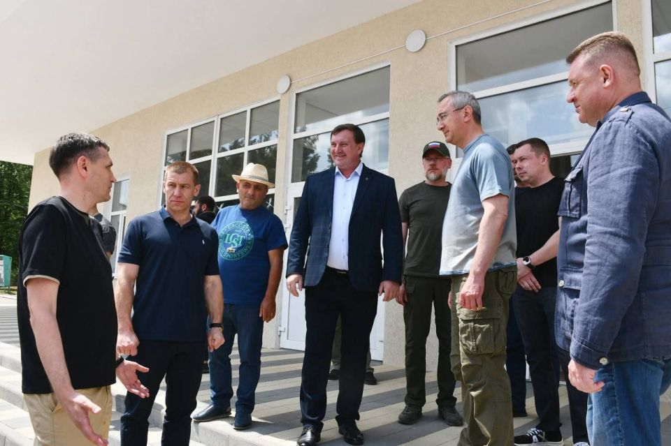 Сергей Колягин: Продолжился визит Владислава Шапши в наш городской округ посещением объектов, восстанавливаемых силами подрядных организаций из Калужской области Сергей Колягин: Продолжился визит Владислава Шапши в наш городской округ посещением объектов, восстанавливаемых силами подрядных организаций из Калужской области