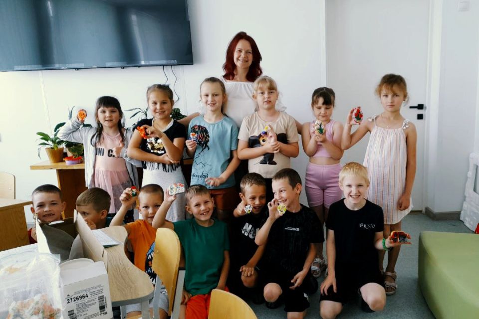 Яркие эмоции. На днях в Северодонецком городском центре патриотического воспитания, туризма и краеведения произошло что-то особенное! Нашу летнюю досуговую площадку «Формула успеха» посетила талантливая мастерица Юлия... Яркие эмоции. На днях в Северодонецком городском центре патриотического воспитания, туризма и краеведения произошло что-то особенное! Нашу летнюю досуговую площадку «Формула успеха» посетила талантливая мастерица Юлия...