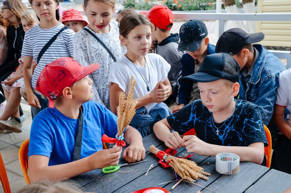 Андрей Рубанцов: Начало лета подарило учащимся городского округа город Ровеньки возможность отдохнуть в Детском оздоровительном лагере «Спутник» Андрей Рубанцов: Начало лета подарило учащимся городского округа город Ровеньки возможность отдохнуть в Детском оздоровительном лагере «Спутник»