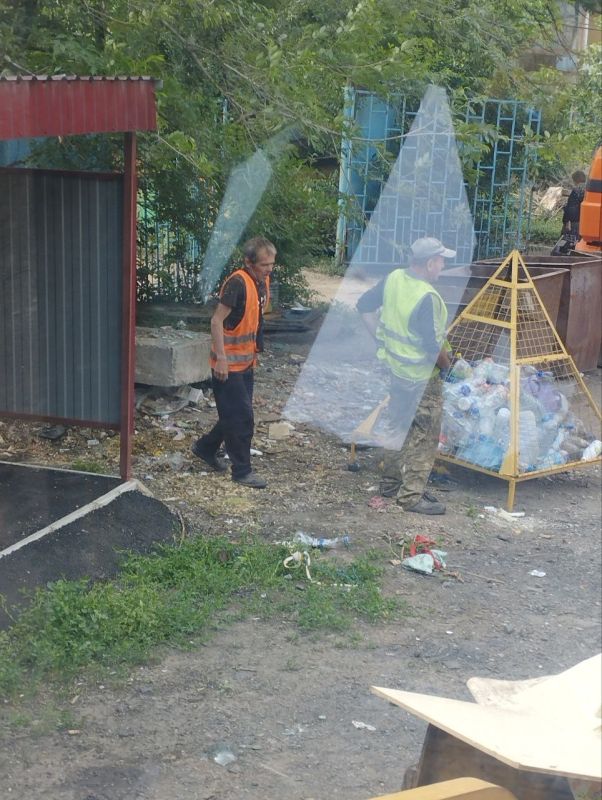 МУП «Спецкомавтотранс» на страже чистоты города: уборка крупногабаритного мусора в квартале Гагарина и центре! МУП «Спецкомавтотранс» на страже чистоты города: уборка крупногабаритного мусора в квартале Гагарина и центре!