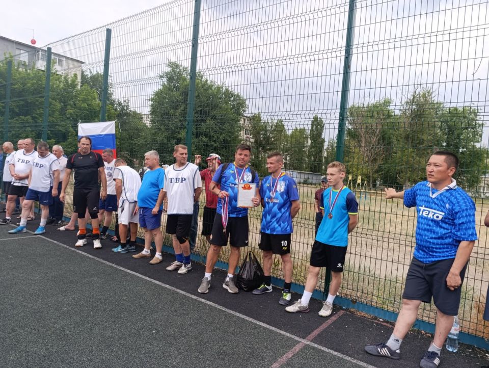 В городе Рубежное прошло открытие первенство по мини-футболу, приуроченное к празднованию Дня России В городе Рубежное прошло открытие первенство по мини-футболу, приуроченное к празднованию Дня России