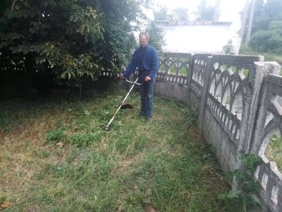 В пгт. Новодарьевка продолжаются работы по благоустройству территории В пгт. Новодарьевка продолжаются работы по благоустройству территории