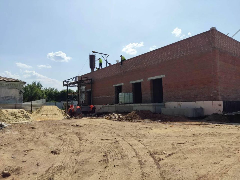 В новом здании патоморфологии Беловодской ЦРБ приступили к работам по устройству кровли В новом здании патоморфологии Беловодской ЦРБ приступили к работам по устройству кровли