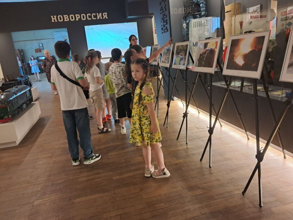 В Луганском краеведческом музее прошел День открытых дверей, посвященный Дню России В Луганском краеведческом музее прошел День открытых дверей, посвященный Дню России