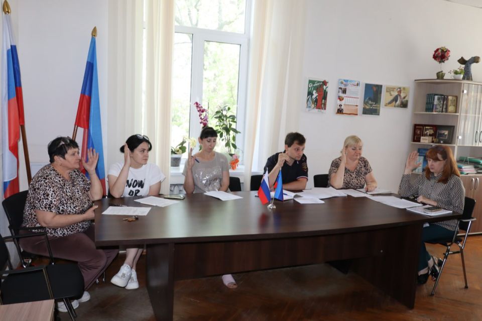 Состоялось очередное заседание комиссии по делам несовершеннолетних и защите их прав на территории муниципального образования городской округ город Северодонецк Луганской Народной Республики Состоялось очередное заседание комиссии по делам несовершеннолетних и защите их прав на территории муниципального образования городской округ город Северодонецк Луганской Народной Республики