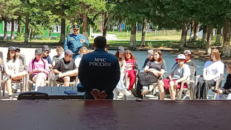 Сотрудники МЧС рассказали детям из Беловодского МО о пожарной безопасности