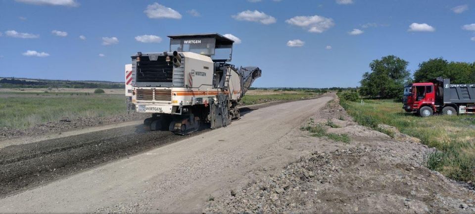На участке дороги «Беловодск-Брусовка» выполнили фрезерование На участке дороги «Беловодск-Брусовка» выполнили фрезерование