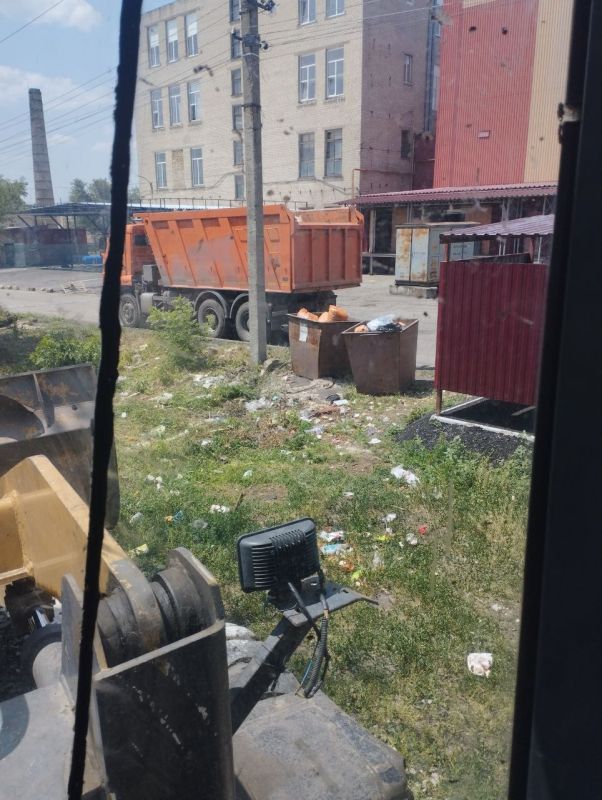 МУП «Спецкомавтотранс» на страже чистоты города: уборка крупногабаритного мусора в квартале Гагарина и центре! МУП «Спецкомавтотранс» на страже чистоты города: уборка крупногабаритного мусора в квартале Гагарина и центре!