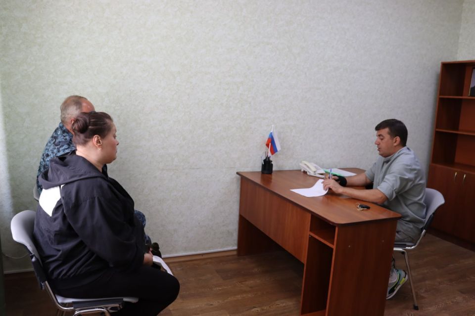 Андрей Плехов провёл личный приём граждан в администрации Стаханова