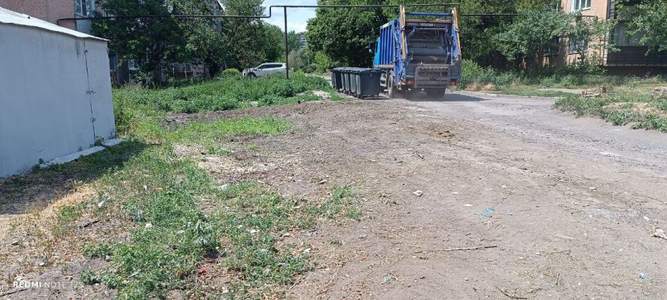 В Антрацитовском муниципальном округе продолжается активная работа по улучшению санитарного состояния территории В Антрацитовском муниципальном округе продолжается активная работа по улучшению санитарного состояния территории