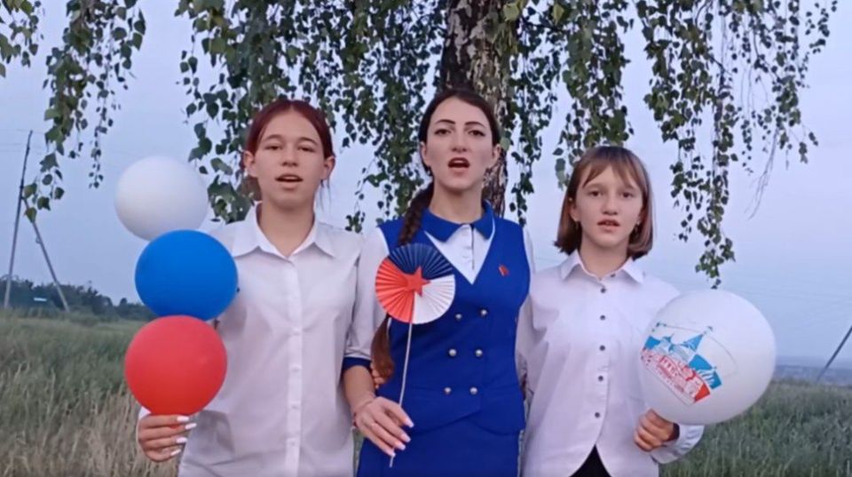 Творческое единение через песню! Творческое единение через песню!