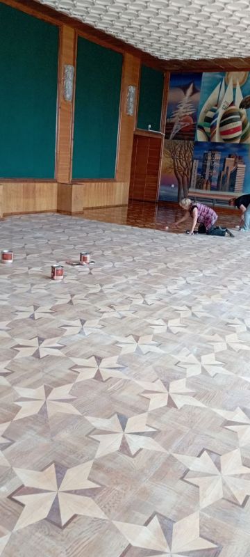 Начался цикл работ по восстановлению напольного покрытия и обновлению интерьера дискозала во Дворце культуры имени Горького Начался цикл работ по восстановлению напольного покрытия и обновлению интерьера дискозала во Дворце культуры имени Горького