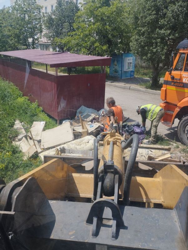 МУП «Спецкомавтотранс» на страже чистоты города: уборка крупногабаритного мусора в квартале Гагарина и центре! МУП «Спецкомавтотранс» на страже чистоты города: уборка крупногабаритного мусора в квартале Гагарина и центре!