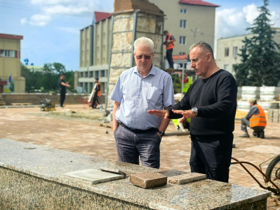Сергей Козенко: В рамках специального инфраструктурного проекта в Краснодоне продолжаются масштабные работы по благоустройству территории Аллеи Дружбы, которая станет символом нашей тесной взаимосвязи с Тюменской областью Сергей Козенко: В рамках специального инфраструктурного проекта в Краснодоне продолжаются масштабные работы по благоустройству территории Аллеи Дружбы, которая станет символом нашей тесной взаимосвязи с Тюменской областью