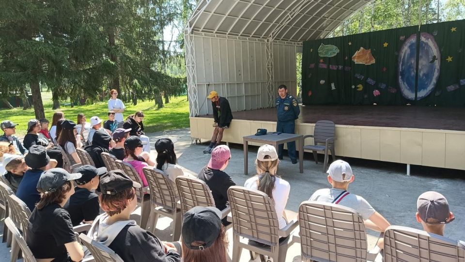 Сотрудники МЧС рассказали детям из Беловодского МО о пожарной безопасности Сотрудники МЧС рассказали детям из Беловодского МО о пожарной безопасности