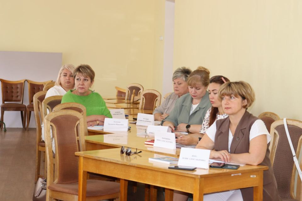 В Администрации города Стаханова обсудили меры по защите прав несовершеннолетних В Администрации города Стаханова обсудили меры по защите прав несовершеннолетних