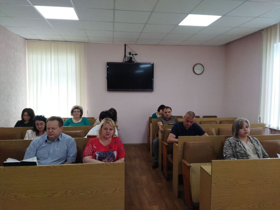 Глава городского округа город Ровеньки Андрей Рубанцов понедельник начал с традиционного рабочего совещания, в котором приняли участие руководители управлений администрации и структурных подразделений Глава городского округа город Ровеньки Андрей Рубанцов понедельник начал с традиционного рабочего совещания, в котором приняли участие руководители управлений администрации и структурных подразделений