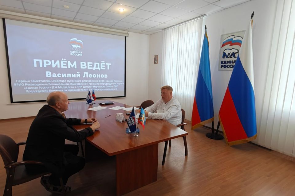 Депутаты продолжают помогать жителям республики решать актуальные вопросы Депутаты продолжают помогать жителям республики решать актуальные вопросы