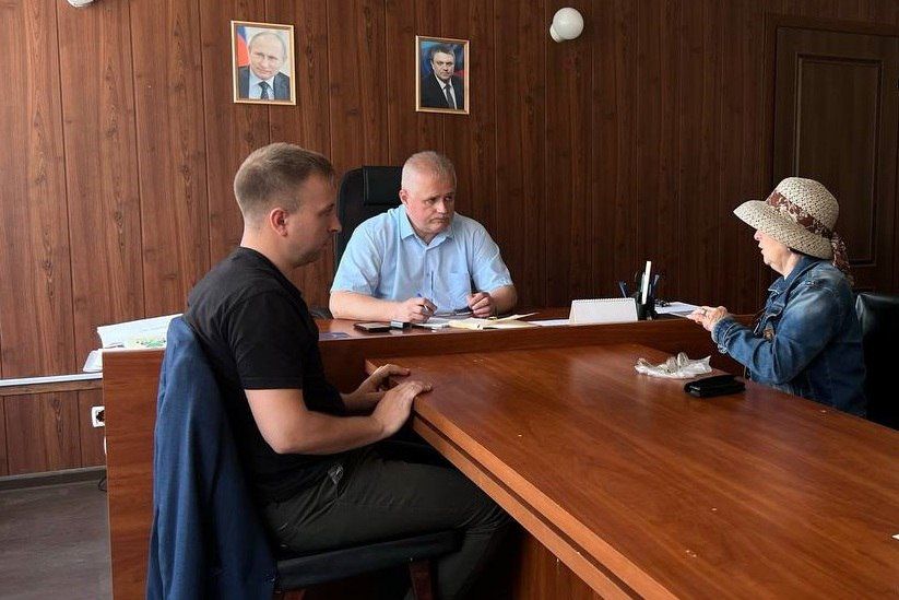 Депутаты продолжают помогать жителям республики решать актуальные вопросы Депутаты продолжают помогать жителям республики решать актуальные вопросы