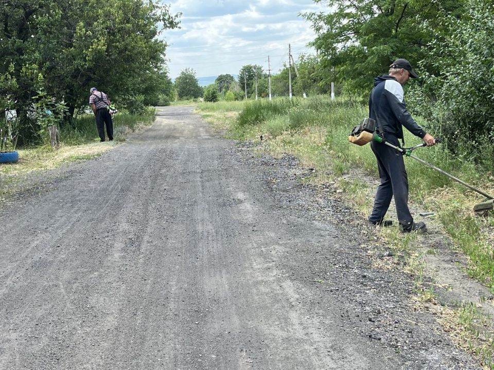В ПГТ. СОФИЕВСКИЙ ПРОДОЛЖАЮТСЯ РАБОТЫ ПО БЛАГОУСТРОЙСТВУ ТЕРРИТОРИИ В ПГТ. СОФИЕВСКИЙ ПРОДОЛЖАЮТСЯ РАБОТЫ ПО БЛАГОУСТРОЙСТВУ ТЕРРИТОРИИ
